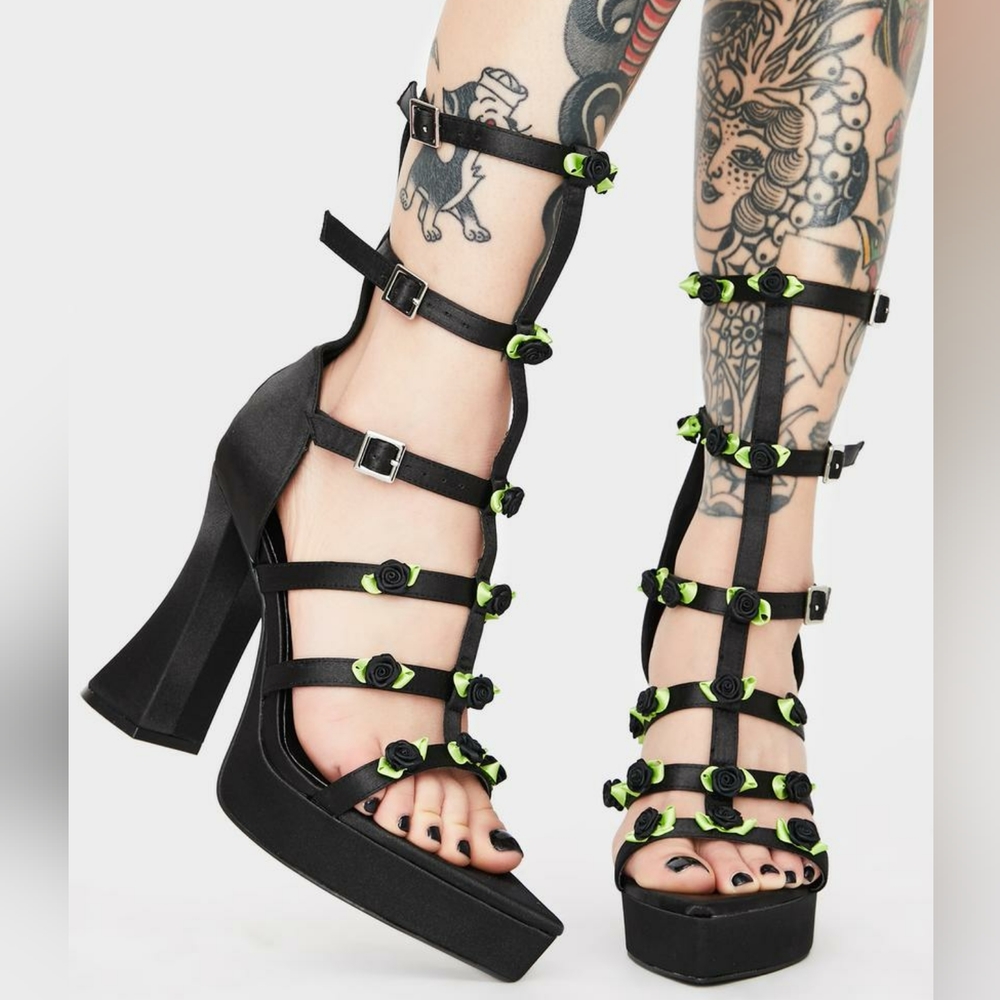Softcore Thorn Caged Heels